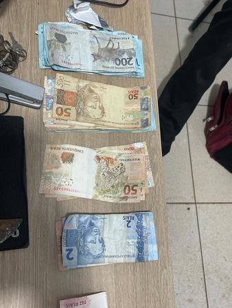 Left or right whatsapp image 2025 06 23 at 15.07.42