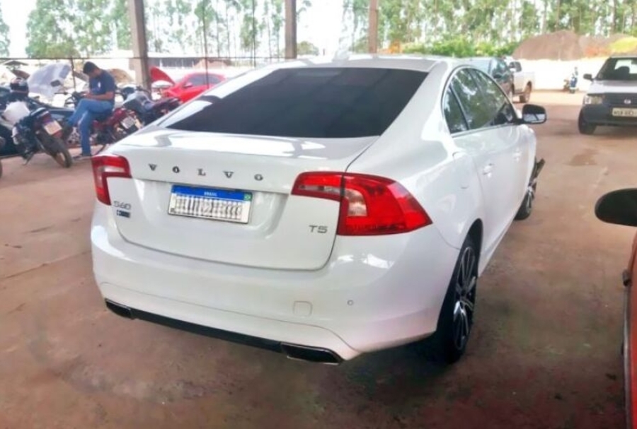 Center volvo
