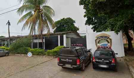 Left or right delegacia ladario