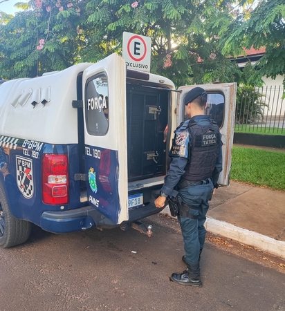 Left or right 984f5124 d6df 4cf7 bc71 4e24750b020e