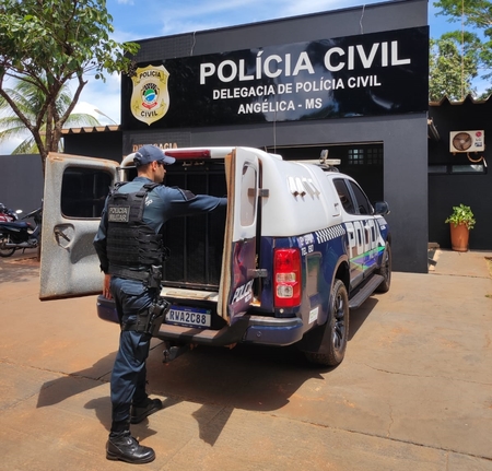 Left or right d8ad0eef 8945 4e54 950b a1cdad7a239c