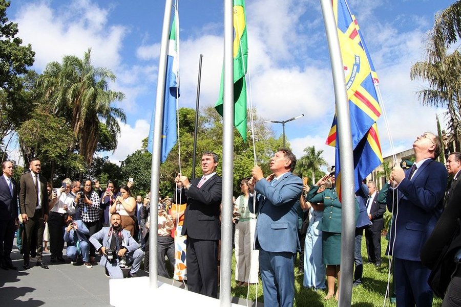 Center 2025 12 08 04 48 30 81510067 5424 4145 a20f 26e29f5d73b9