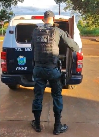 Left or right c44c747c 6b84 405a be0d 00e79a65f8df