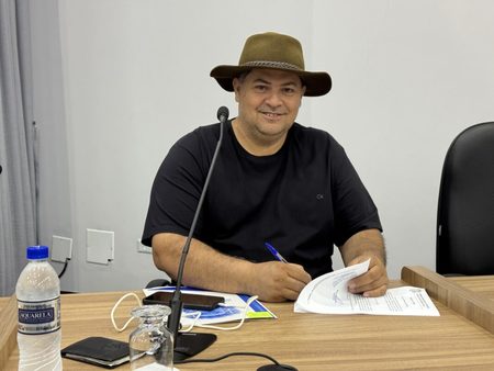 Left or right img 1655 1068x801