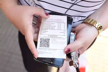 Left or right ukgs2yz0xjk2