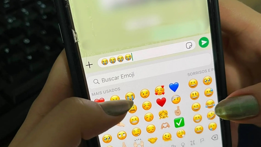 Center emogis